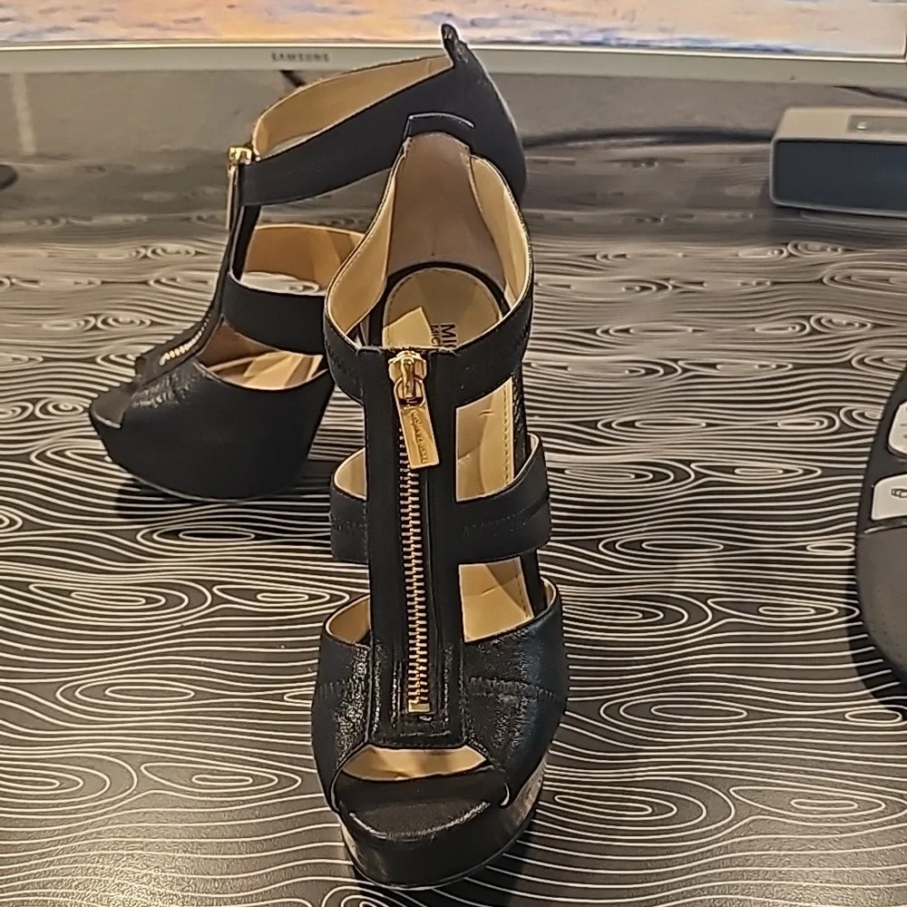 Michael Kors zipper stilettos - Picture 2 of 4